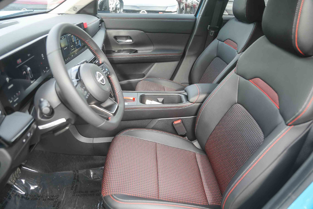 New 2026 Nissan Kicks SR FWD image 19