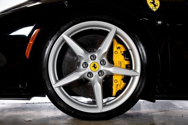 Used 2022 Ferrari F8 Tributo image 16
