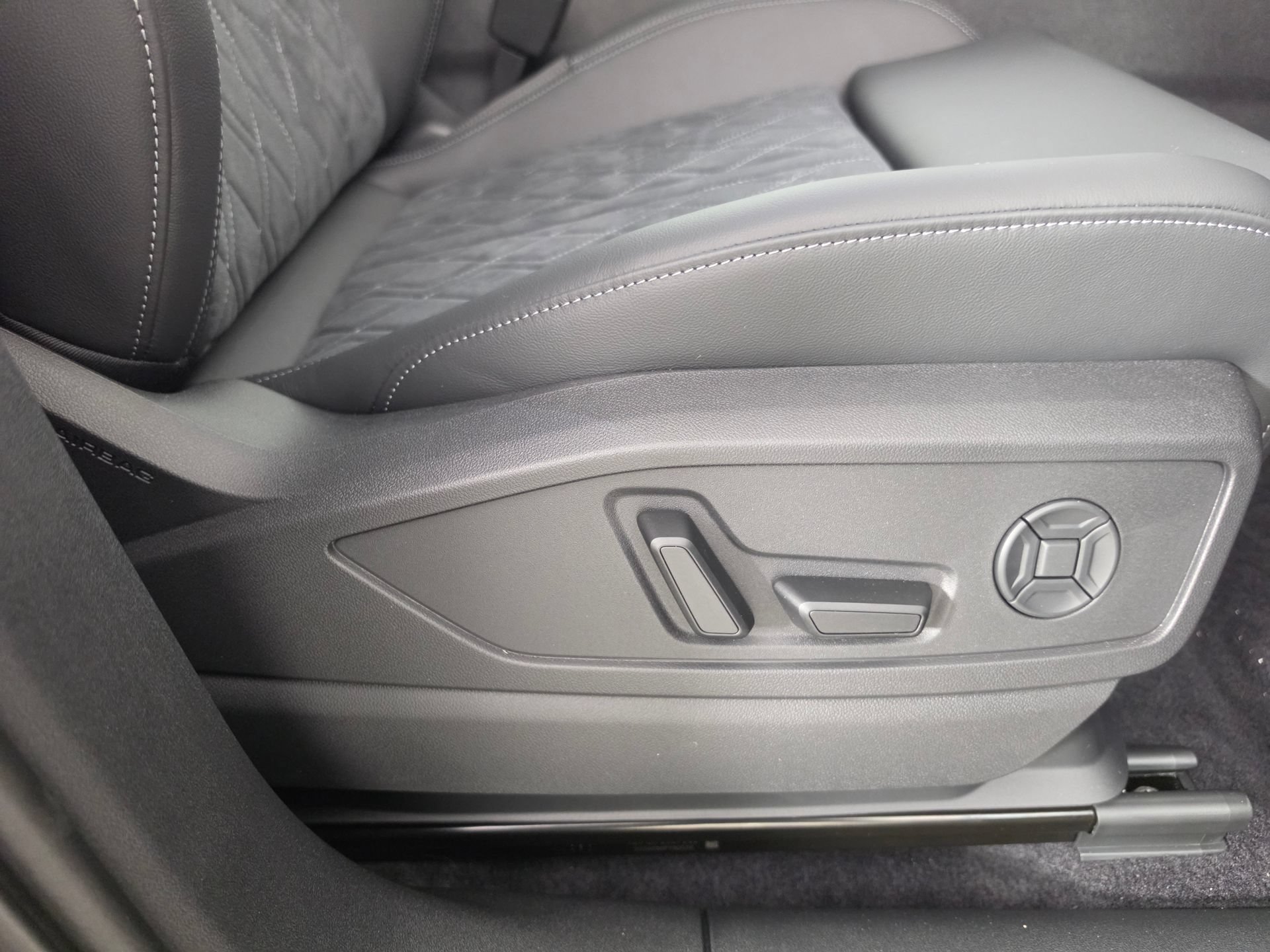 New 2026 Audi SQ5 Premium Plus AWD/4WD image 43