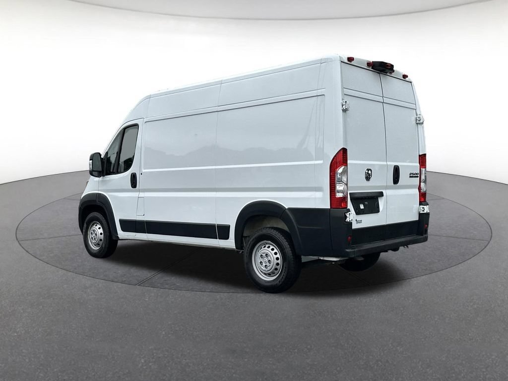 Used 2025 RAM ProMaster 2500 w/ Convenience Group FWD image 3