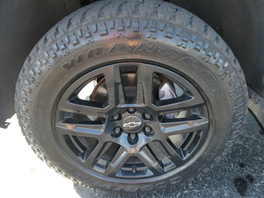 Certified 2022 Chevrolet Silverado 1500 W/T w/ WT Value Package AWD/4WD image 12