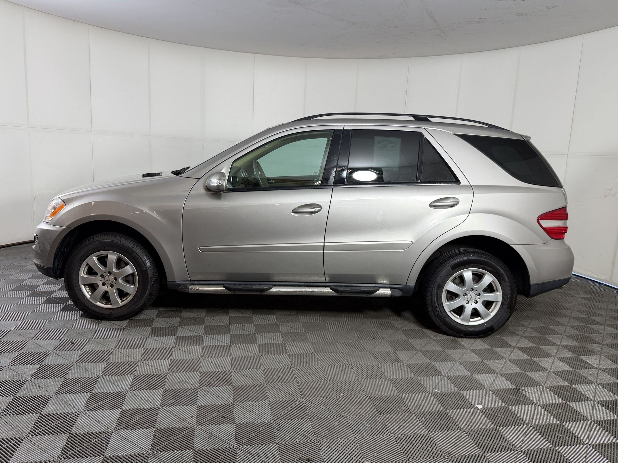 Used 2007 Mercedes-Benz ML 350 4MATIC image 2