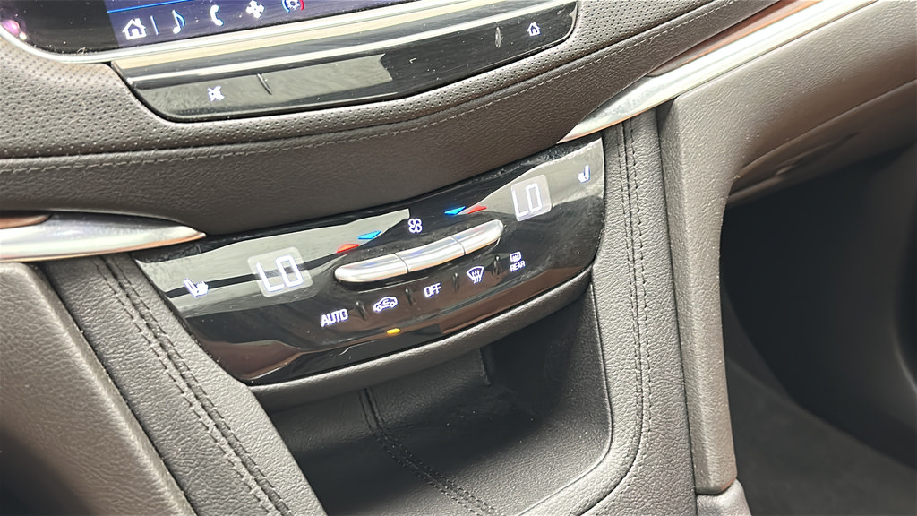 Used 2022 Cadillac XT5 Premium Luxury AWD/4WD image 22