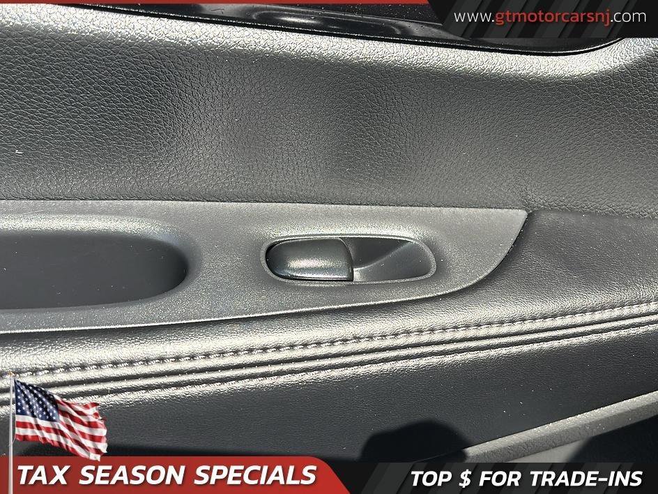 Used 2018 Nissan Rogue SV image 27