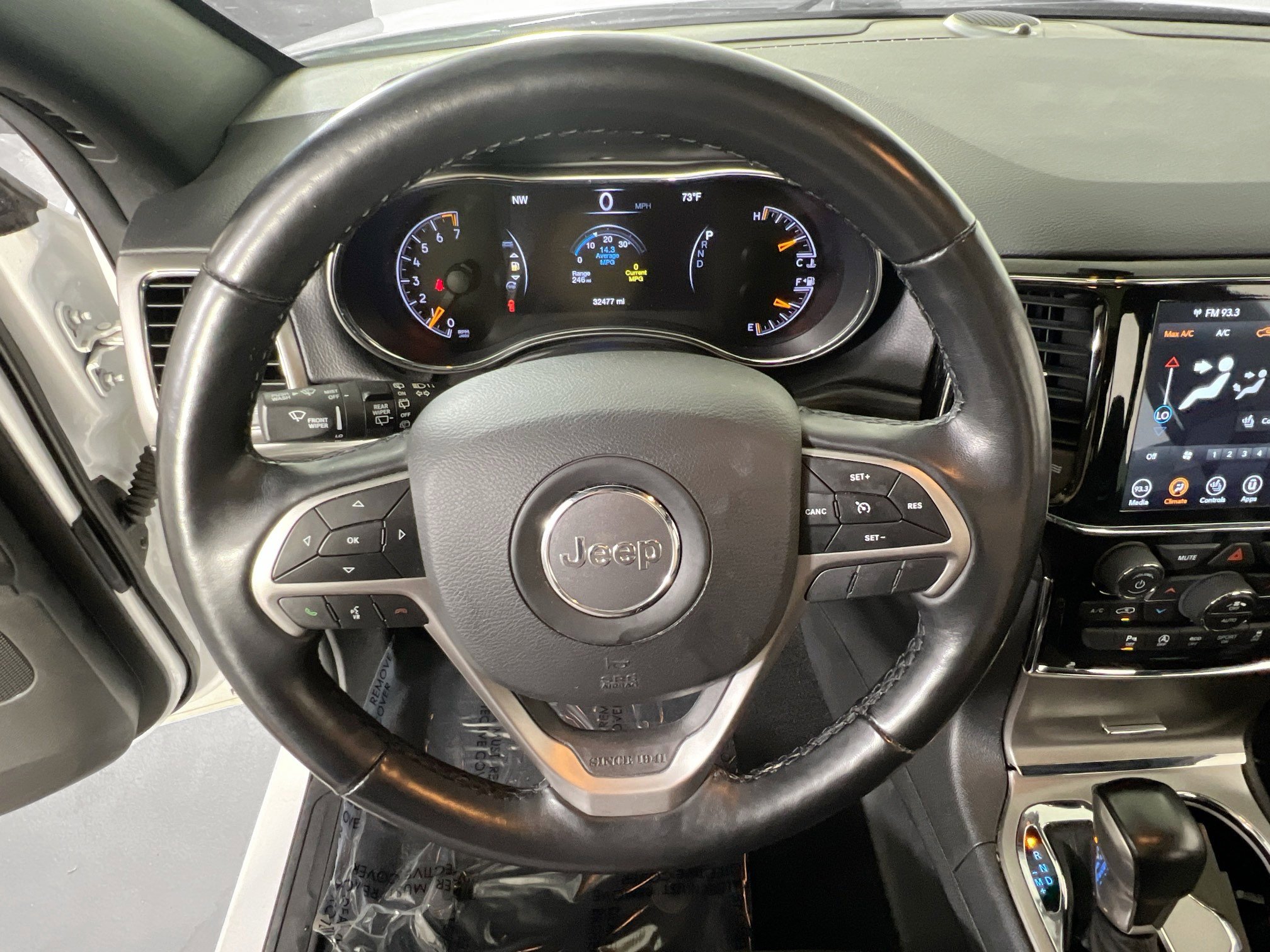 Used 2022 Jeep Grand Cherokee Laredo X image 11