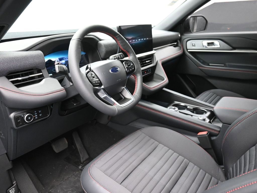 New 2026 Ford Explorer ST-Line w/ ST-Line Street Pack image 18