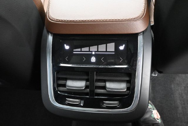 Used 2024 Volvo XC90 B5 Plus w/ Protection Package AWD/4WD image 32