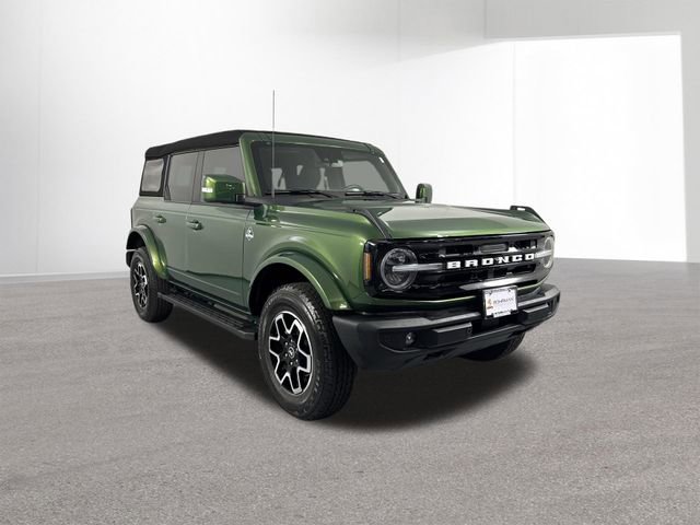 Used 2024 Ford Bronco Outer Banks AWD/4WD image 3