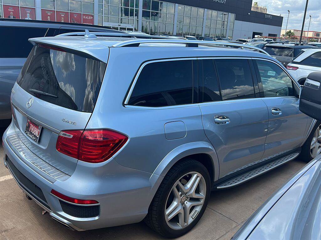 Used 2015 Mercedes-Benz GL 550 4MATIC image 5