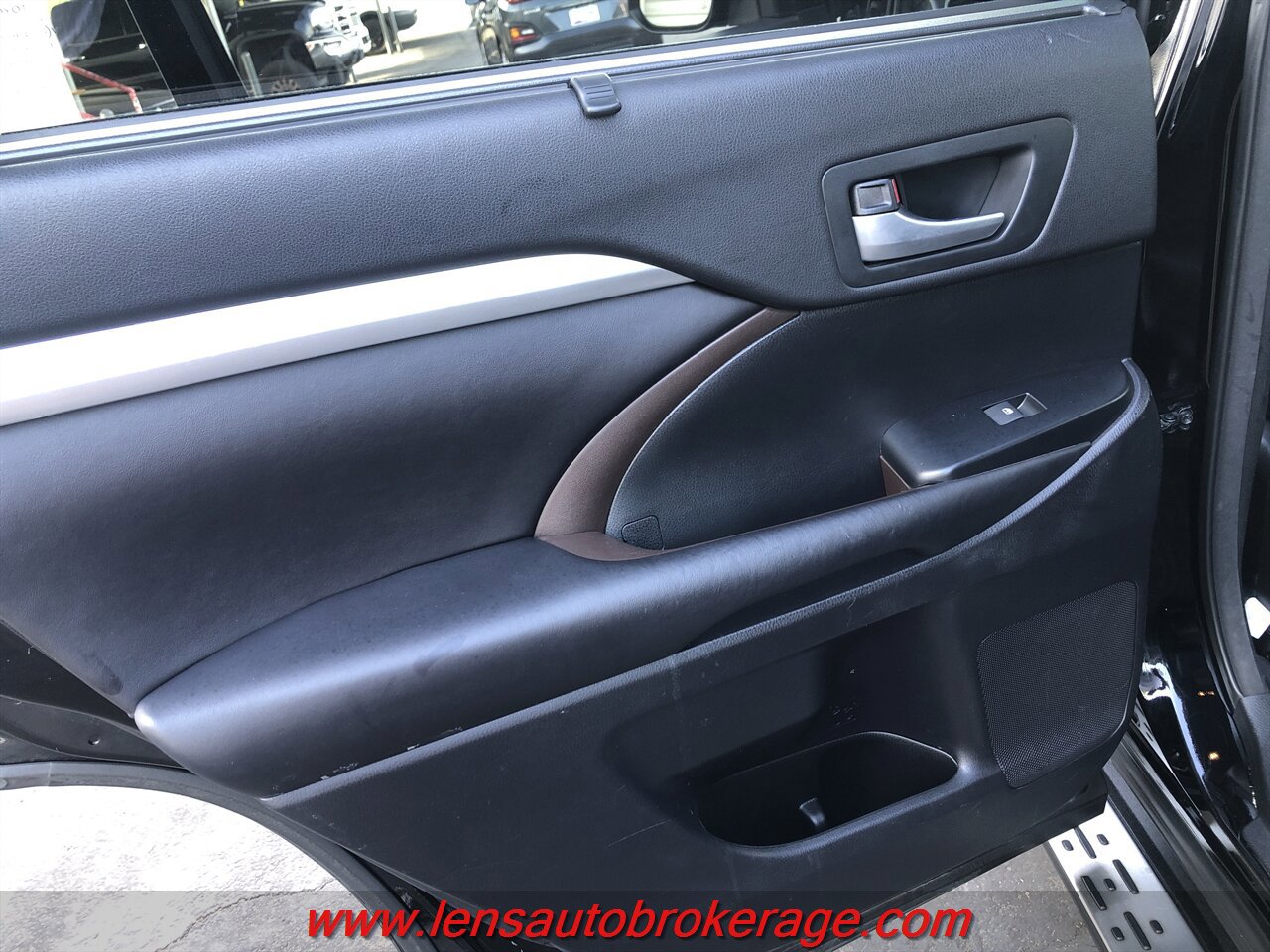 Used 2016 Toyota Highlander XLE w/ Protection Package #3 AWD/4WD image 15