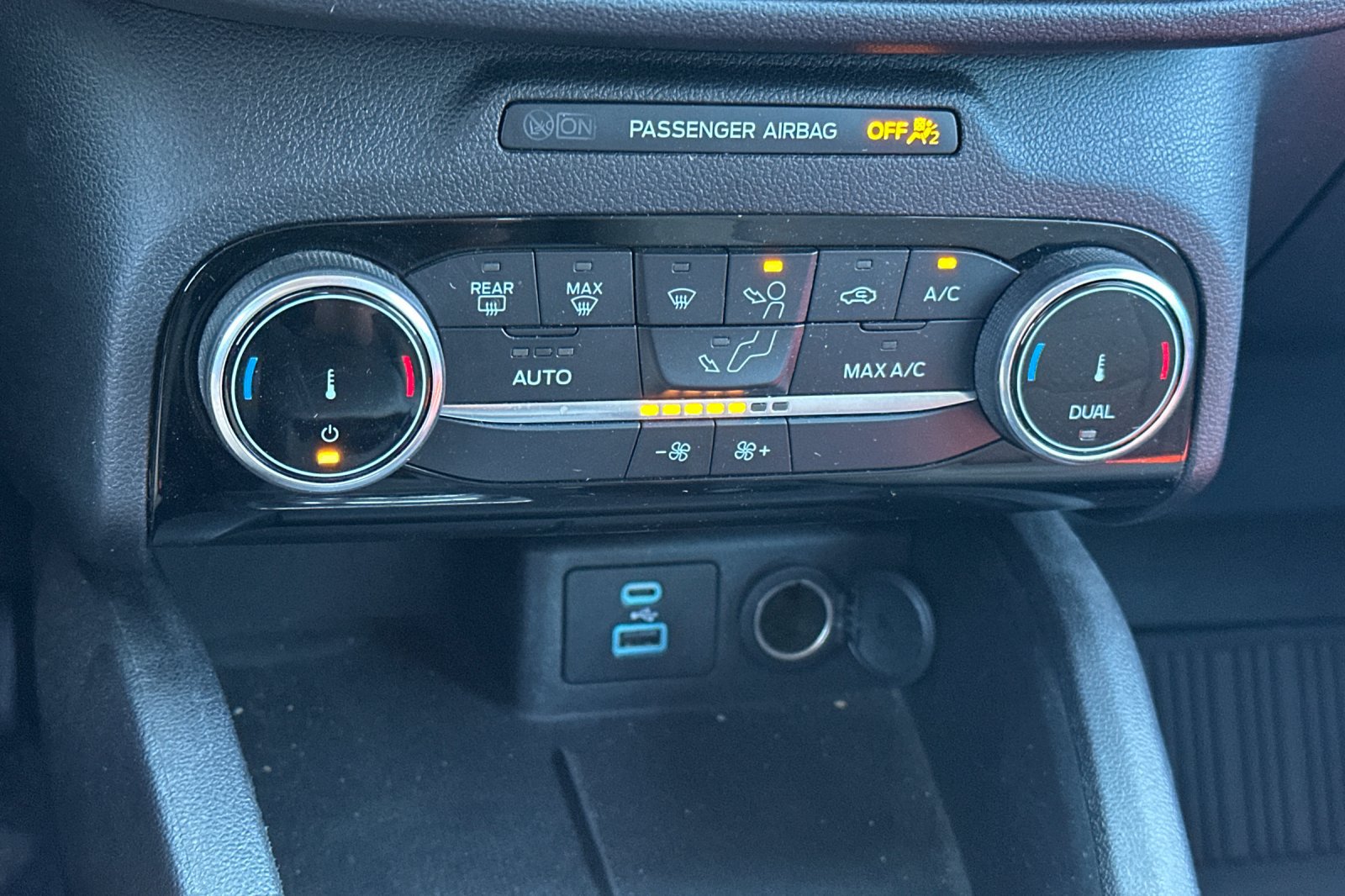 Used 2022 Ford Escape SE w/ Convenience Package AWD/4WD image 19