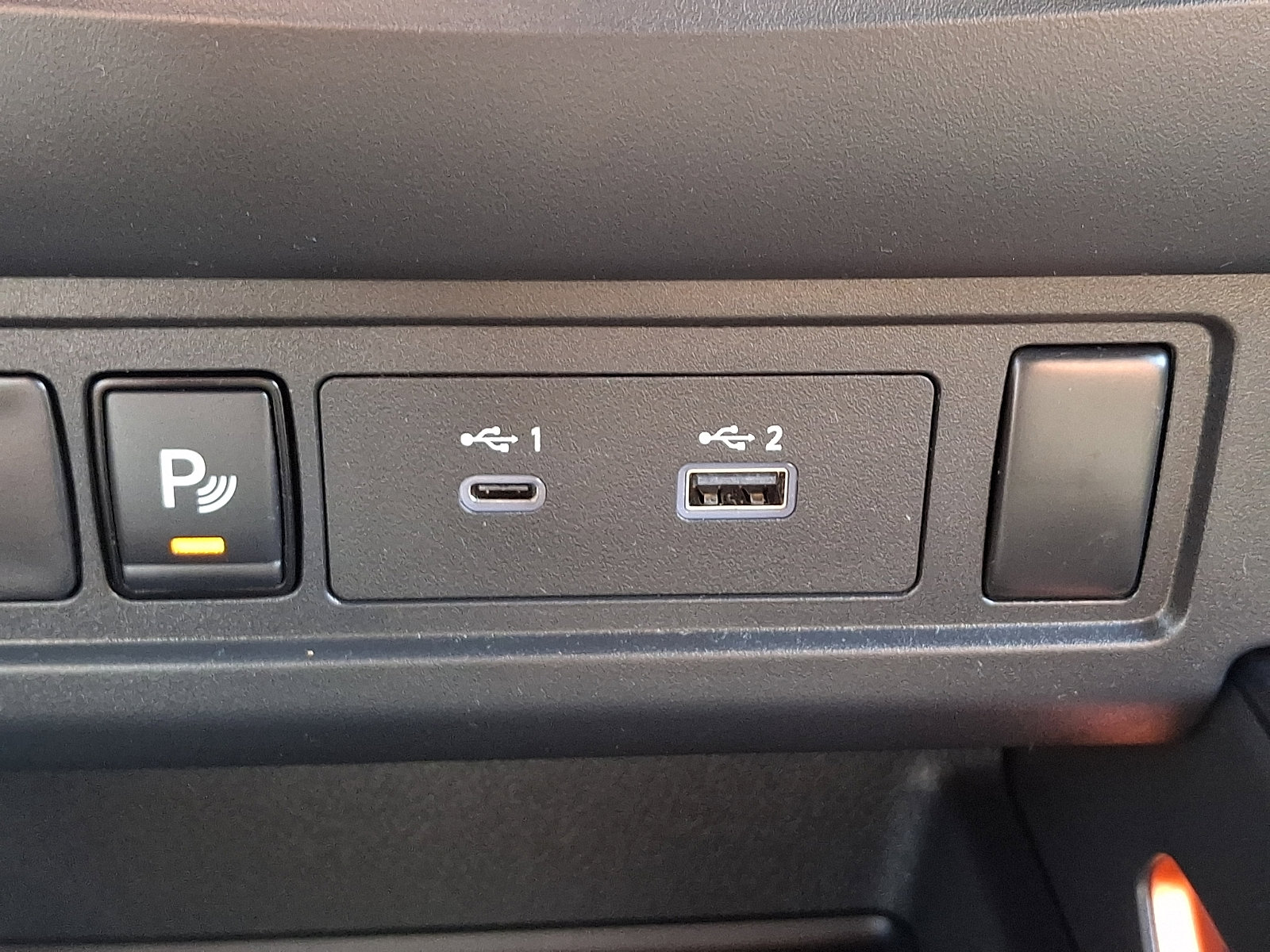 Used 2024 Nissan Frontier PRO-4X w/ Technology Package AWD/4WD image 25