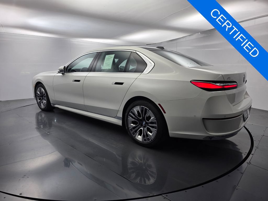 Certified 2023 BMW i7 xDrive60 AWD/4WD image 6