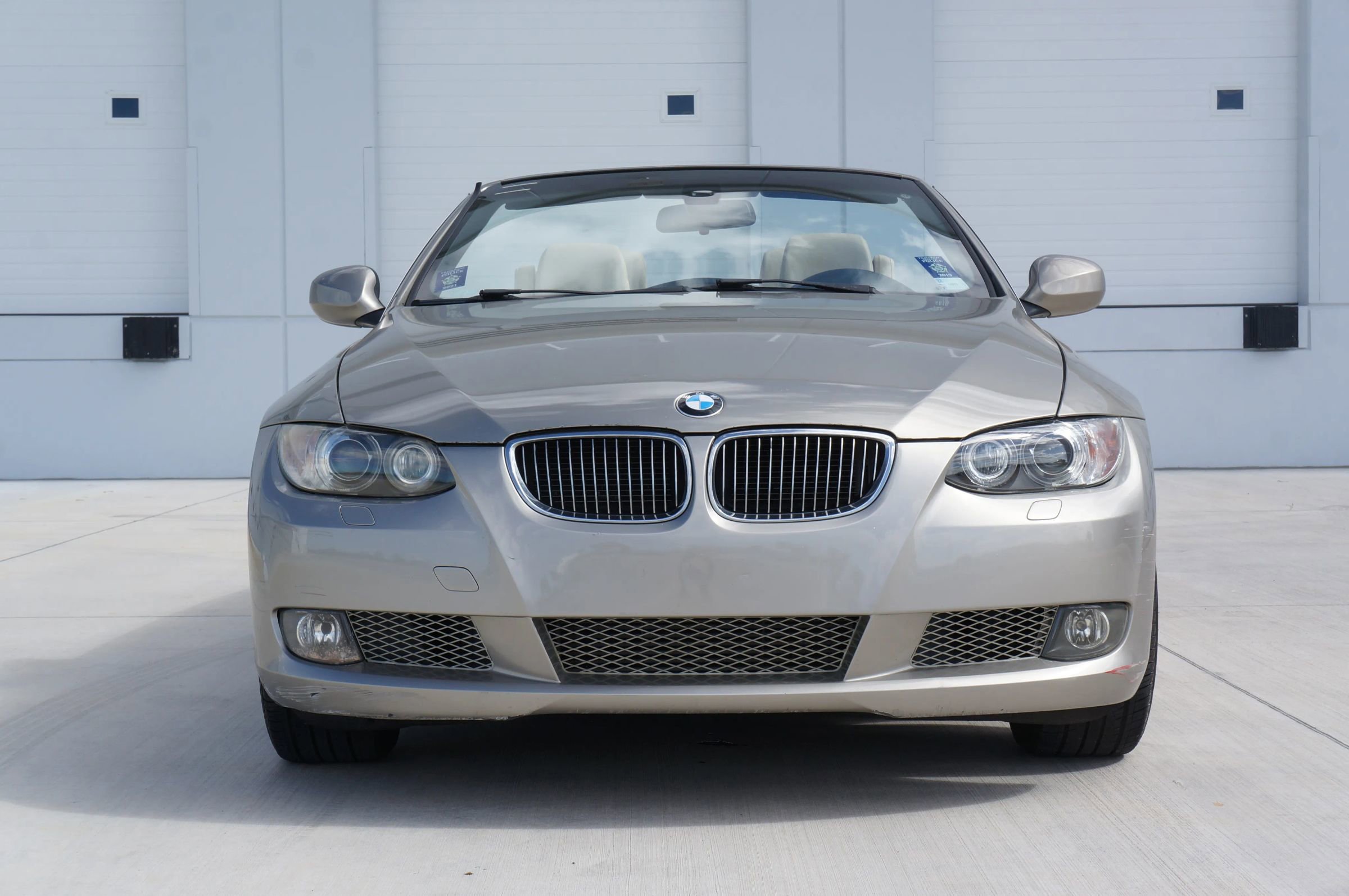 Used 2010 BMW 335i Convertible image 5