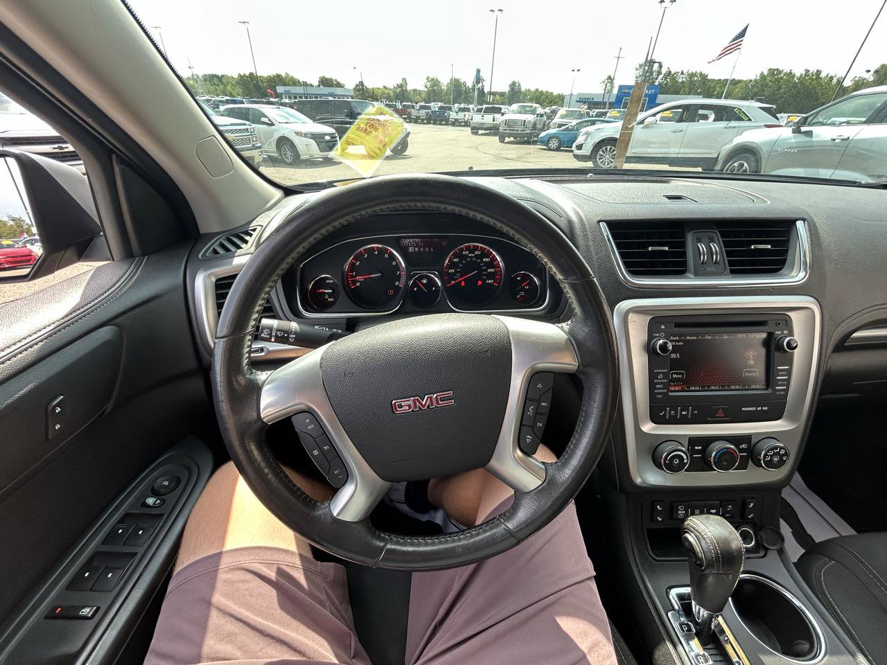Used 2015 GMC Acadia SLE FWD image 29