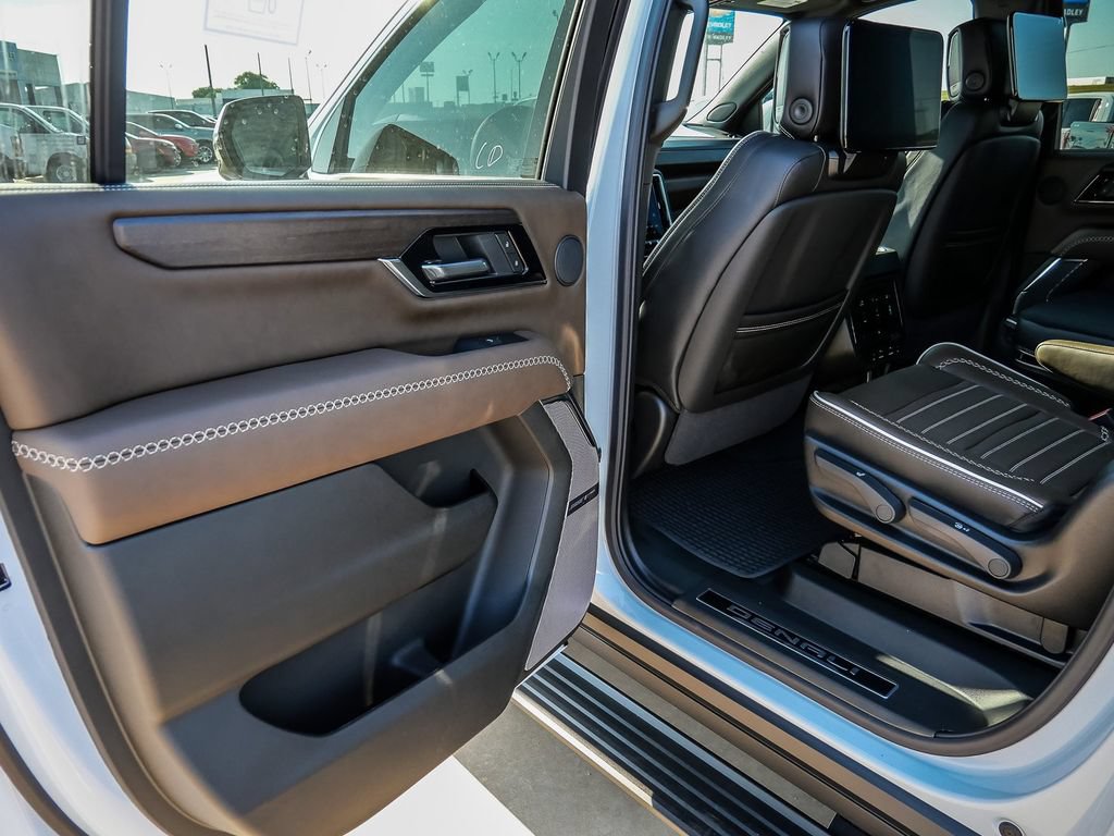 New 2027 GMC Yukon XL Denali Ultimate AWD/4WD image 29