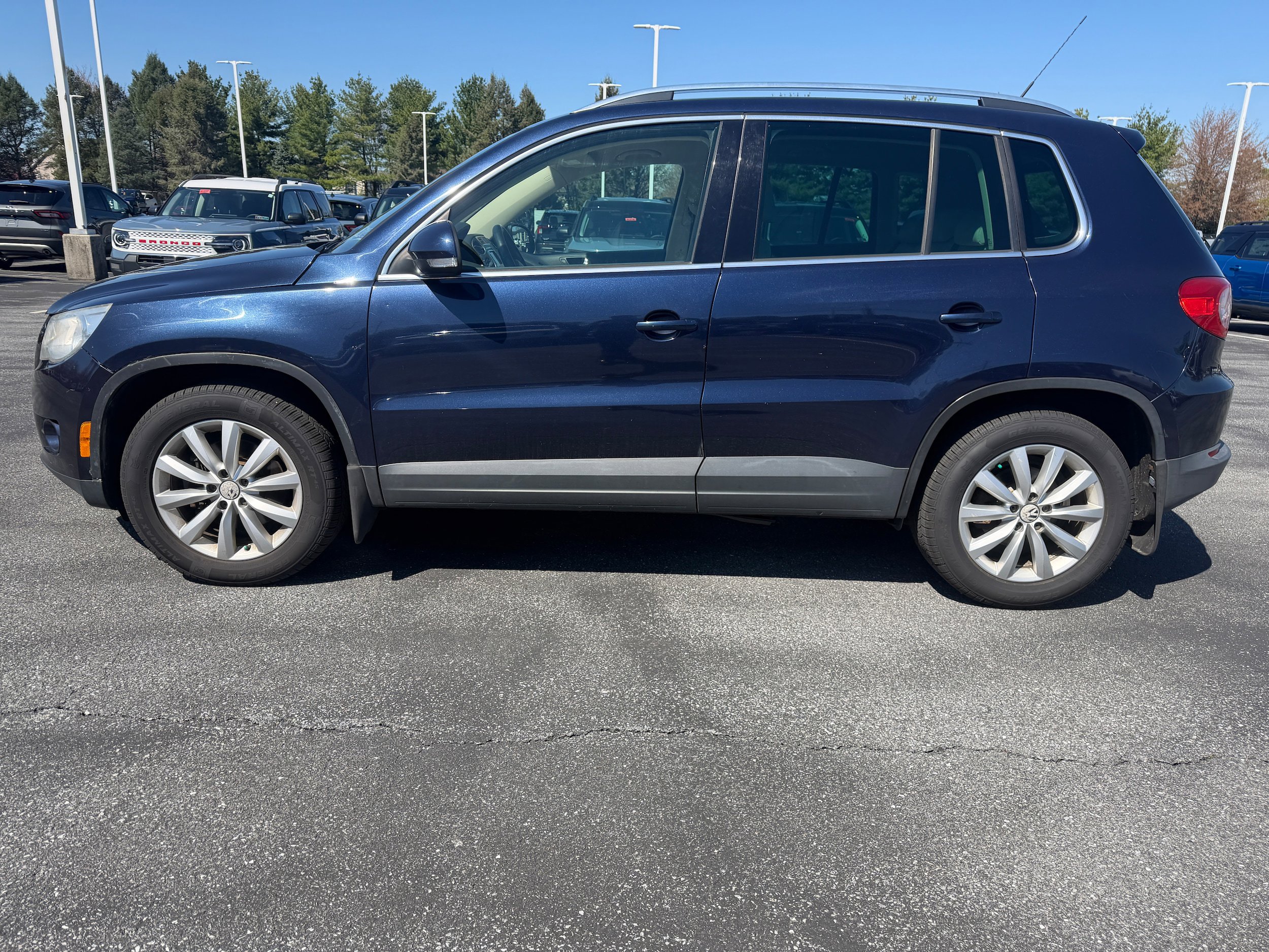 Used 2011 Volkswagen Tiguan SE AWD/4WD video 2