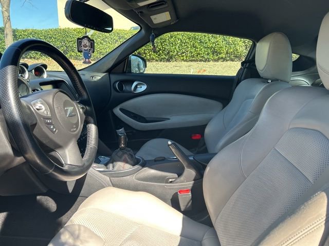 Used 2014 Nissan 370Z Touring w/ Sport Package image 9