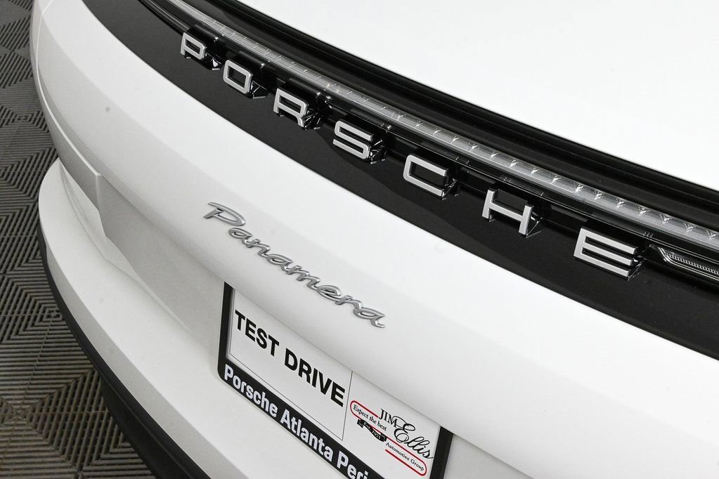 Used 2025 Porsche Panamera image 38
