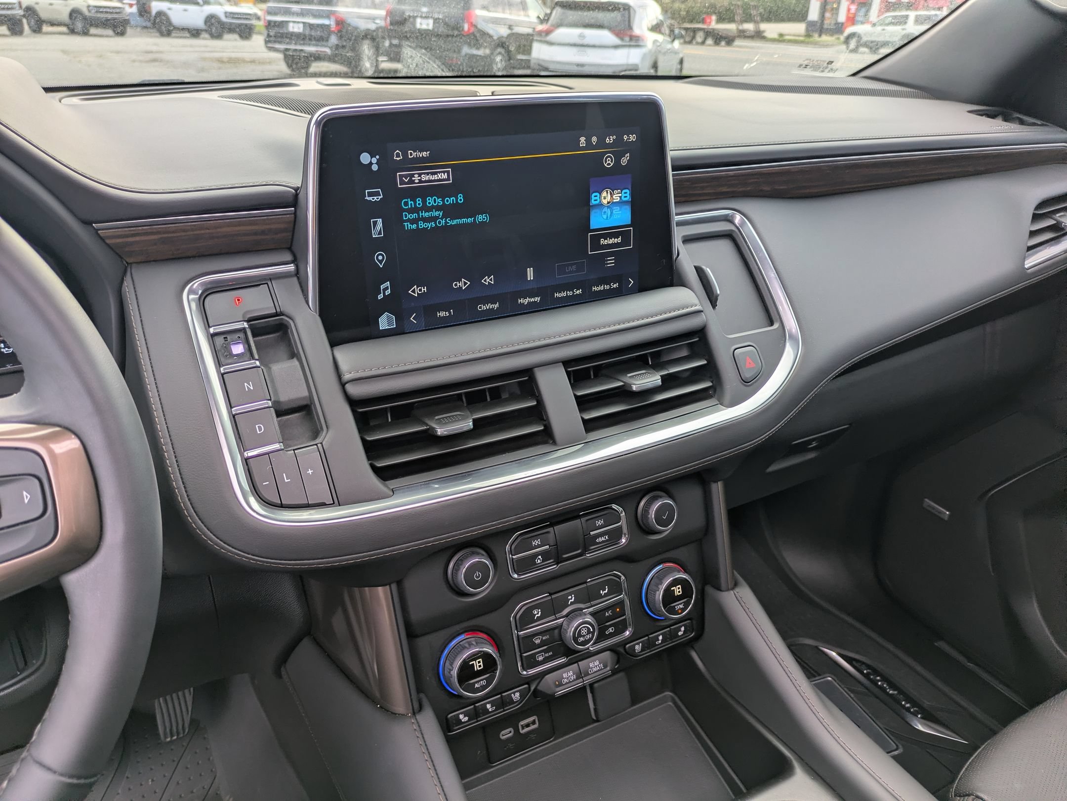 Used 2023 Chevrolet Tahoe High Country w/ Premium Package AWD/4WD image 18