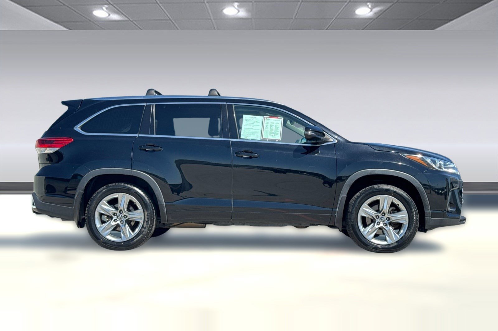 Certified 2017 Toyota Highlander Limited AWD/4WD image 7