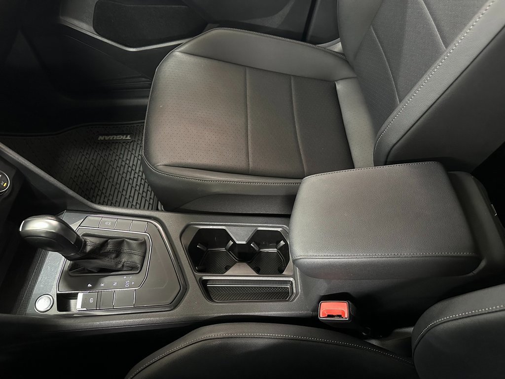 Used 2020 Volkswagen Tiguan SE w/ Panoramic Sunroof Package image 28
