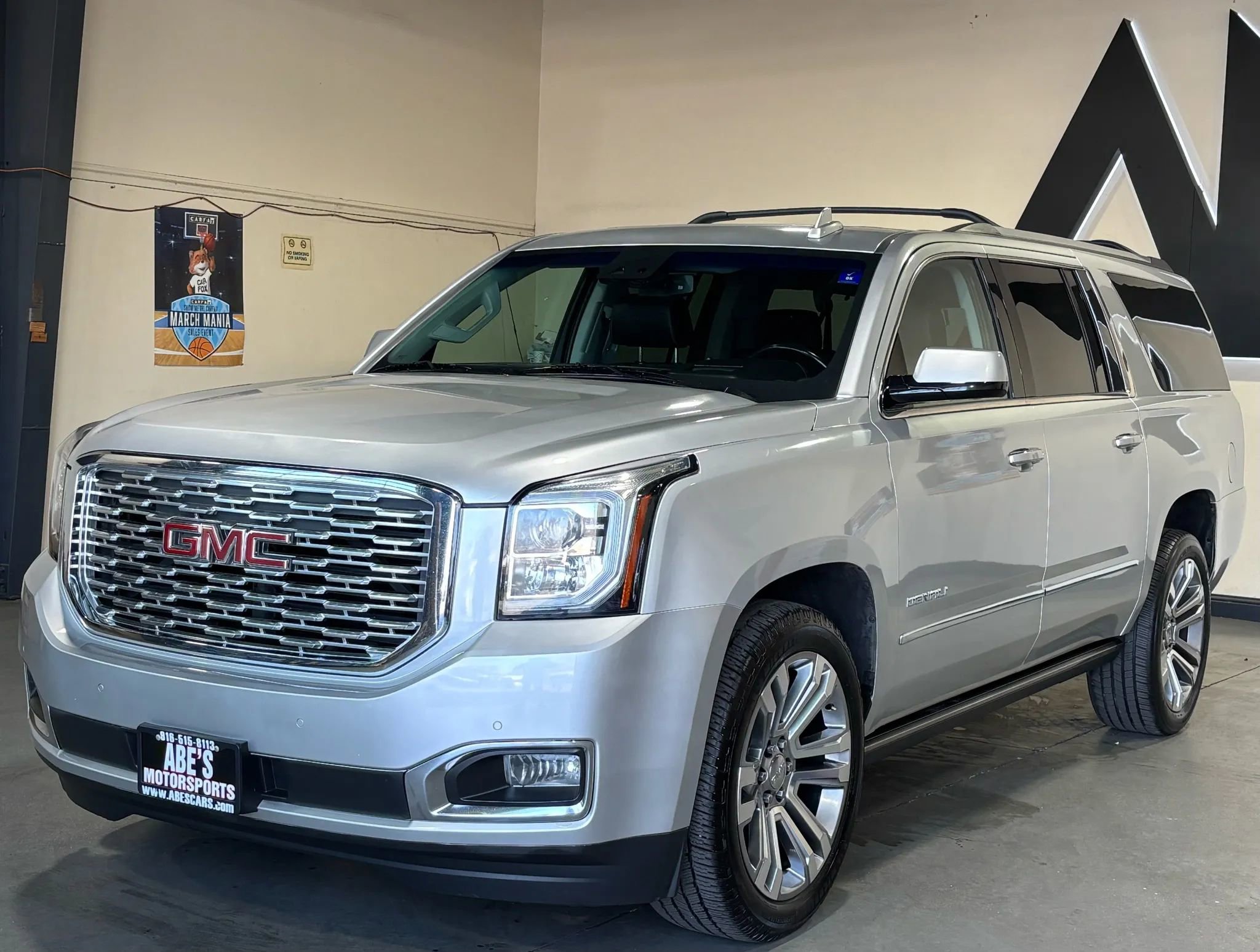 Used 2019 GMC Yukon XL Denali w/ Denali Ultimate Package AWD/4WD image 1