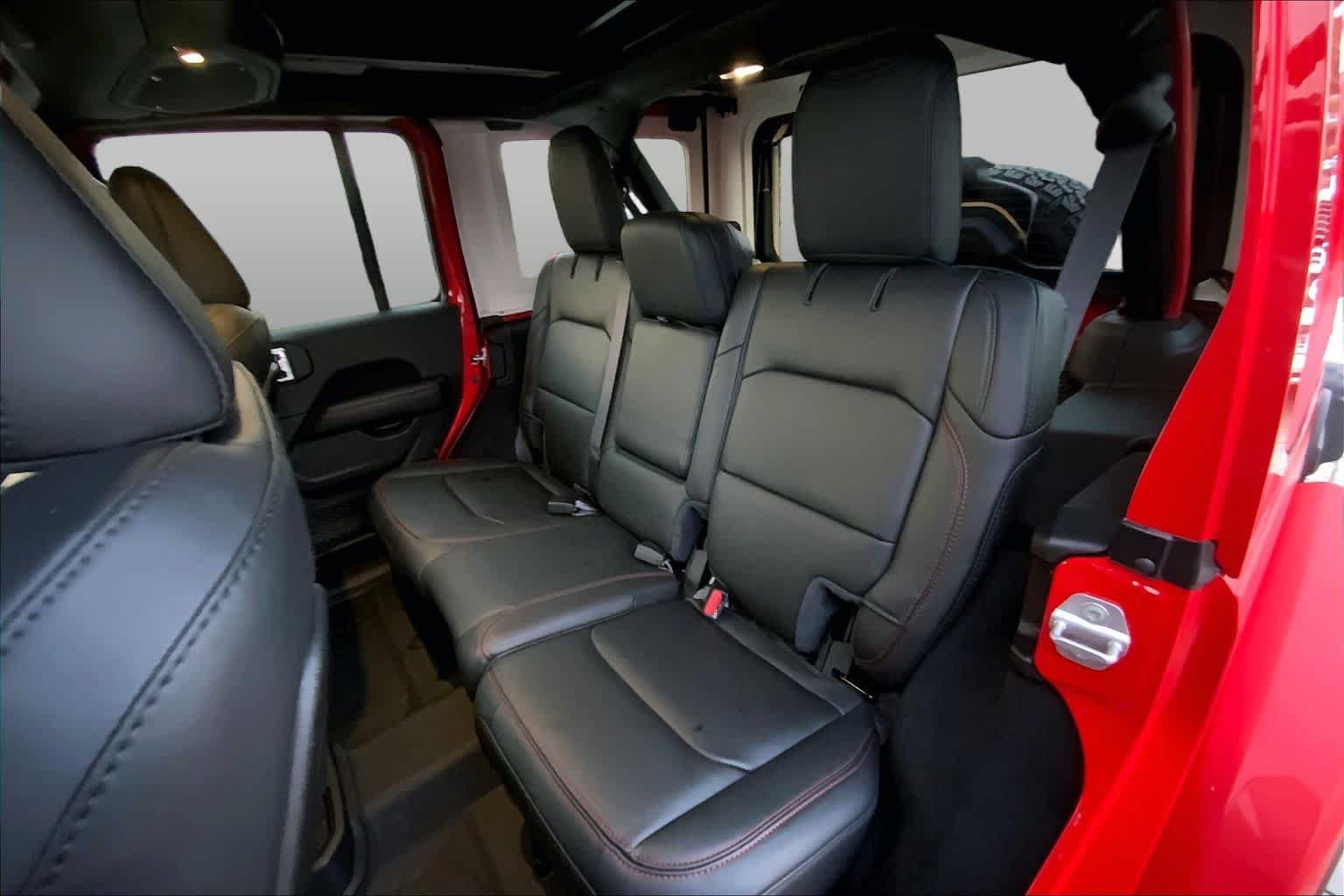 Used 2026 Jeep Wrangler Unlimited Rubicon AWD/4WD image 19