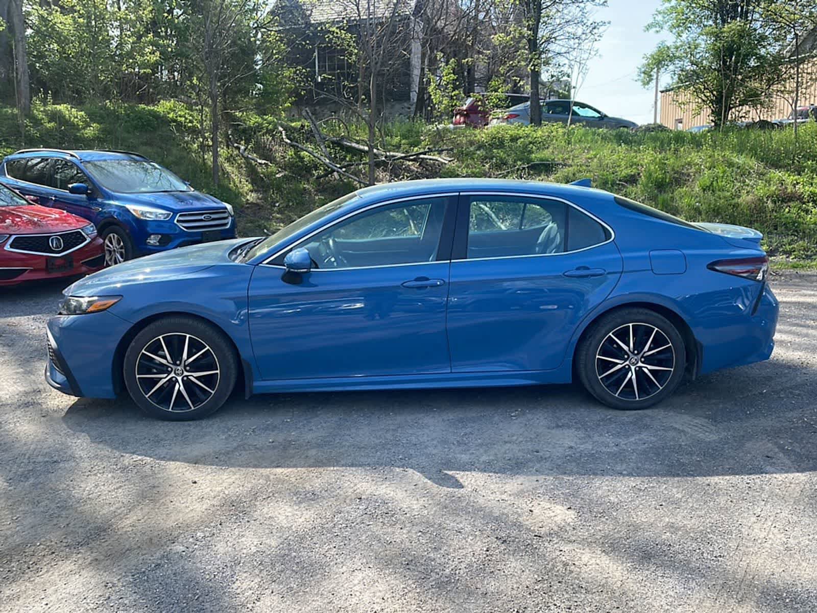 Used 2023 Toyota Camry SE FWD image 5