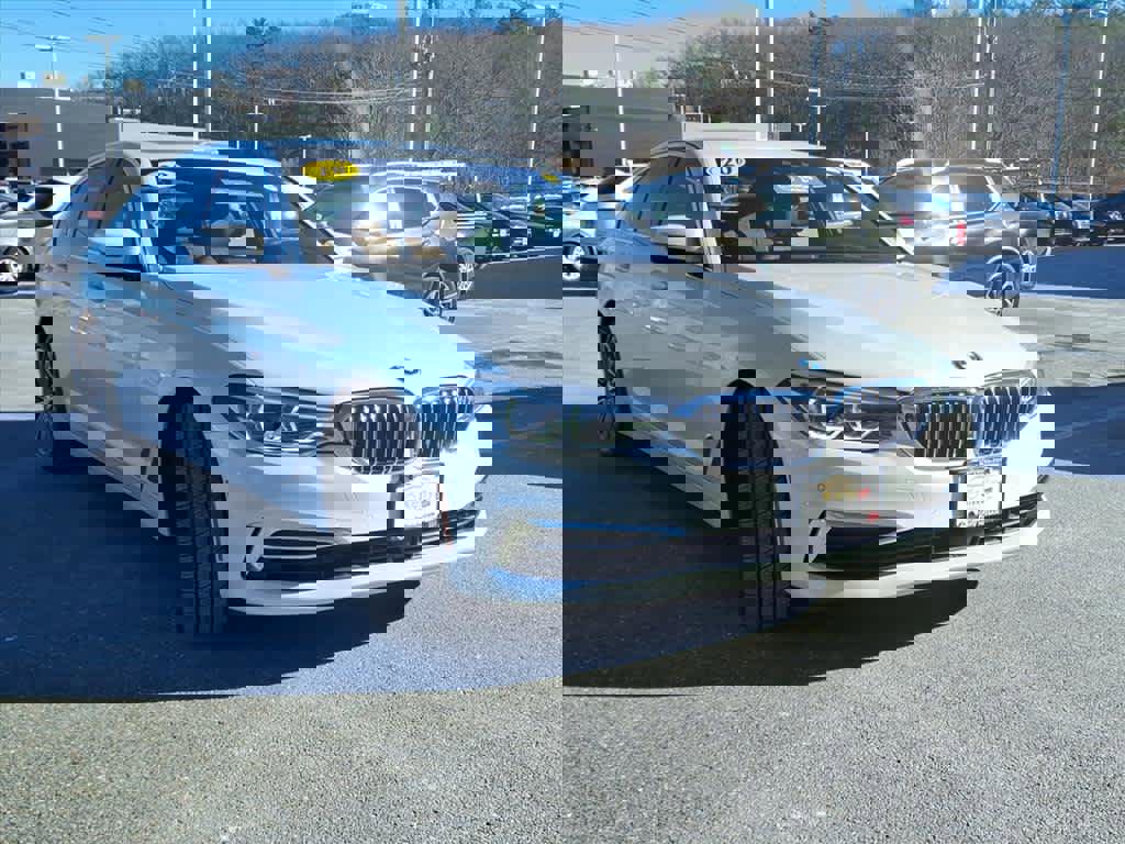 Used 2020 BMW 540i xDrive w/ Executive Package image 3