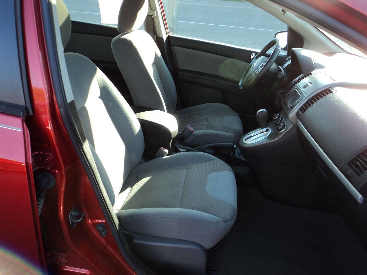 Used 2011 Nissan Sentra 2.0 SR w/ Special Edition Pkg image 19