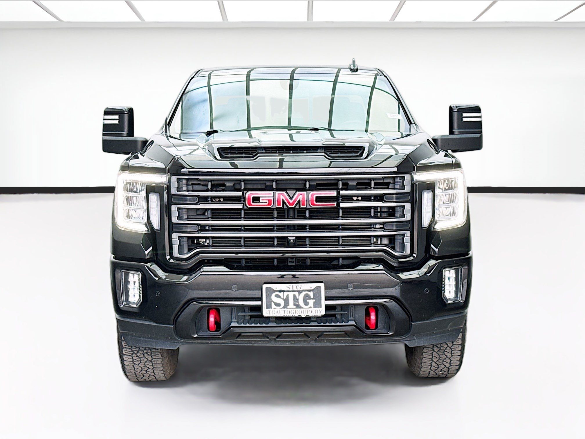 Used 2022 GMC Sierra 2500 AT4 w/ AT4 Preferred Package AWD/4WD image 2
