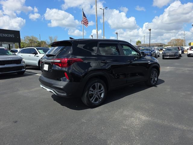Used 2023 Kia Seltos LX image 11