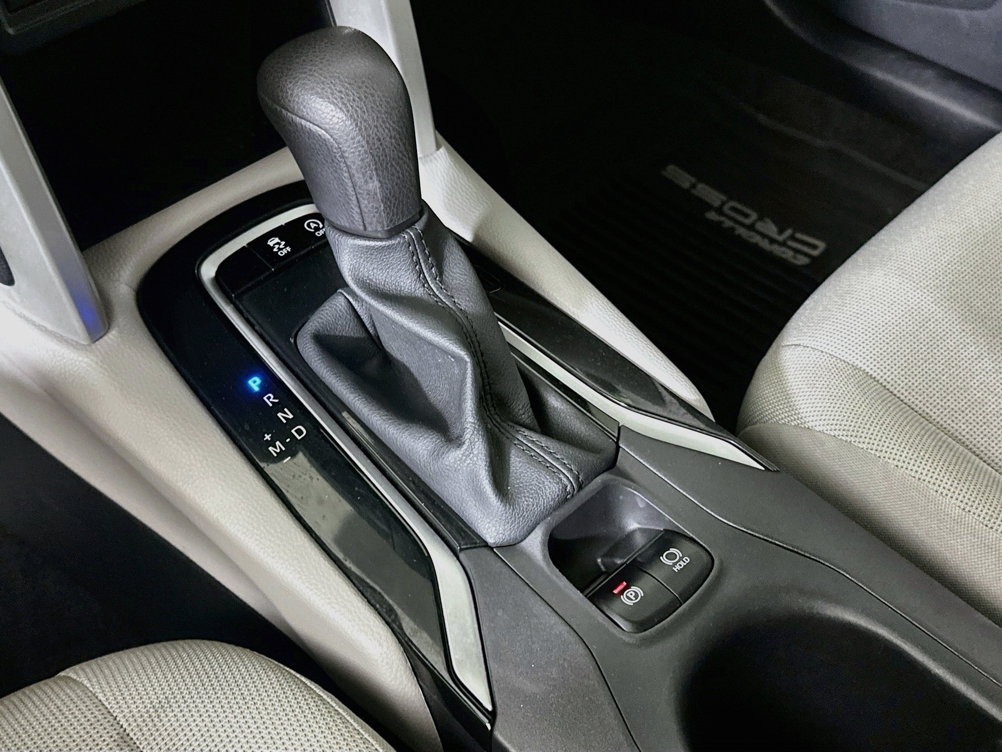 Used 2025 Toyota Corolla Cross L AWD/4WD image 24