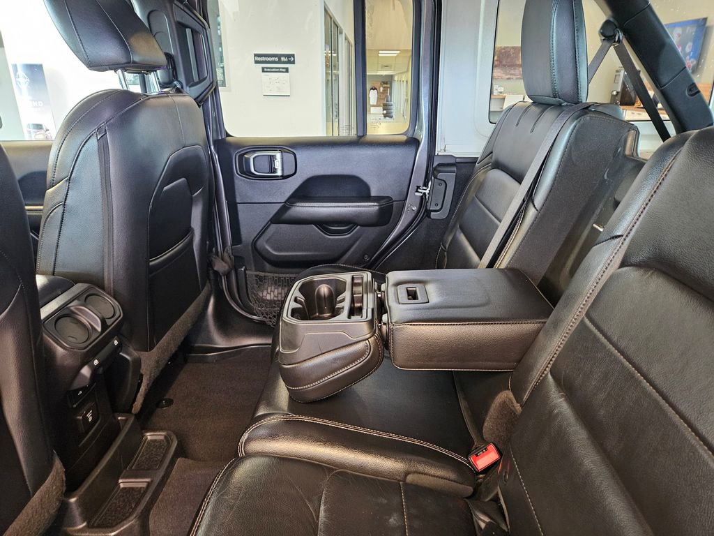 Used 2018 Jeep Wrangler Unlimited Sahara image 27
