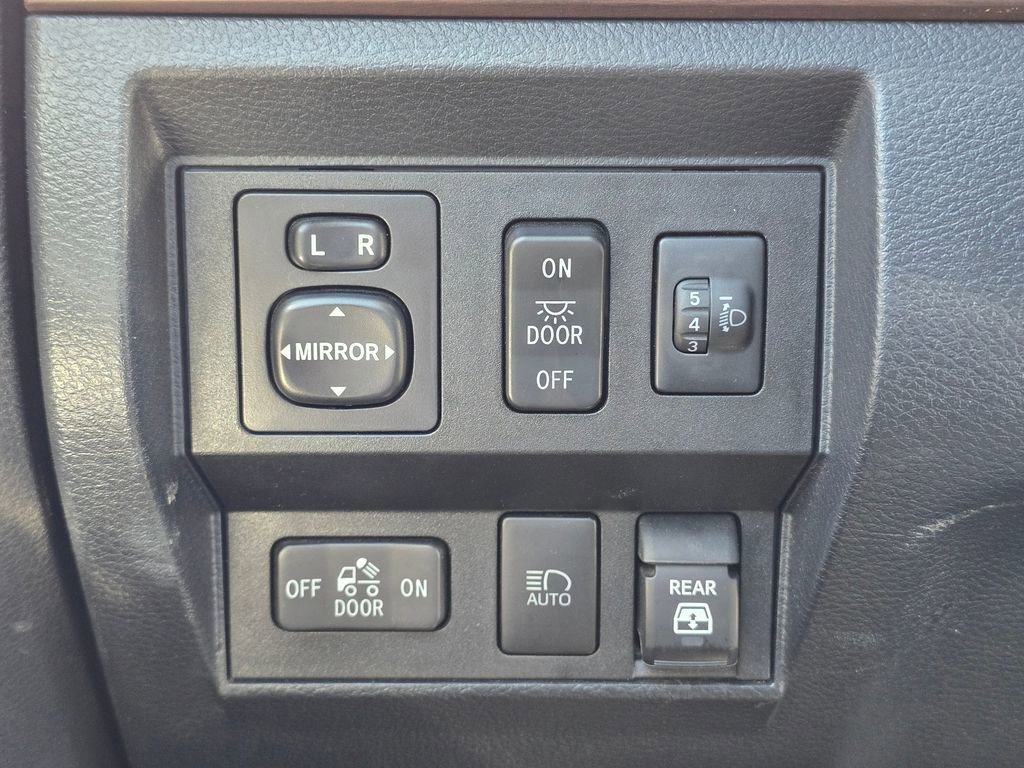 Used 2019 Toyota Tundra Limited w/ Limited Premium Package AWD/4WD image 35