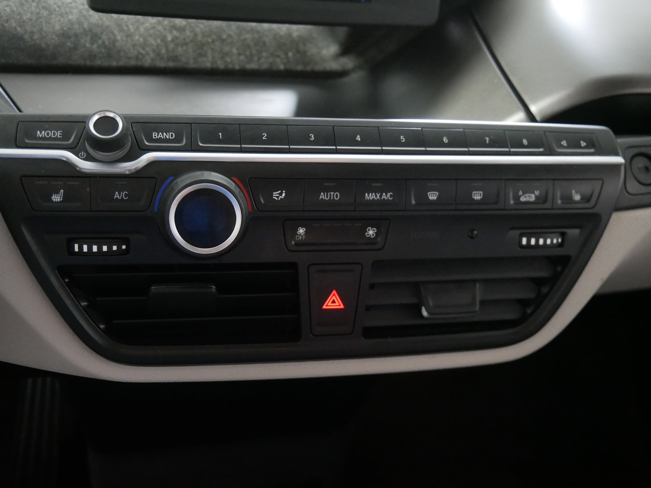 Used 2015 BMW i3 w/ Range Extender image 23