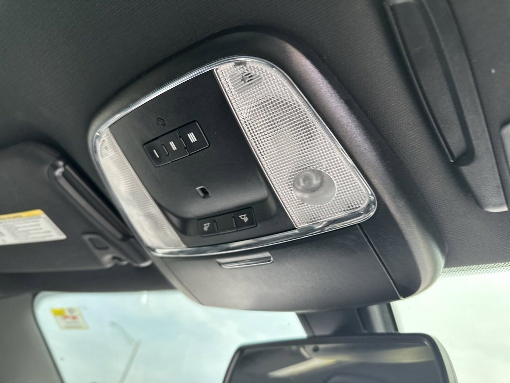 Used 2018 Chrysler 300 S image 25