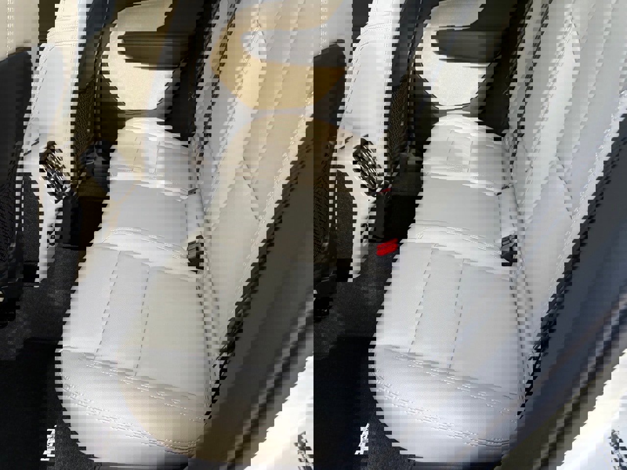 New 2026 Volvo XC40 B5 Plus w/ Protection Package Premier image 22