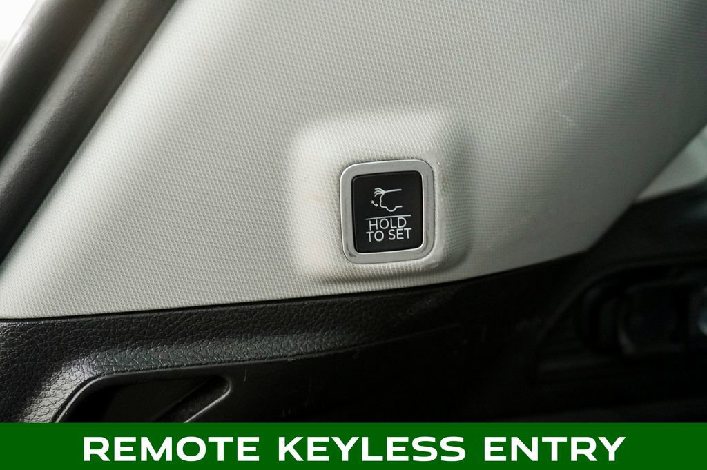 Used 2023 Jeep Grand Cherokee Limited w/ Luxury Tech Group II image 7