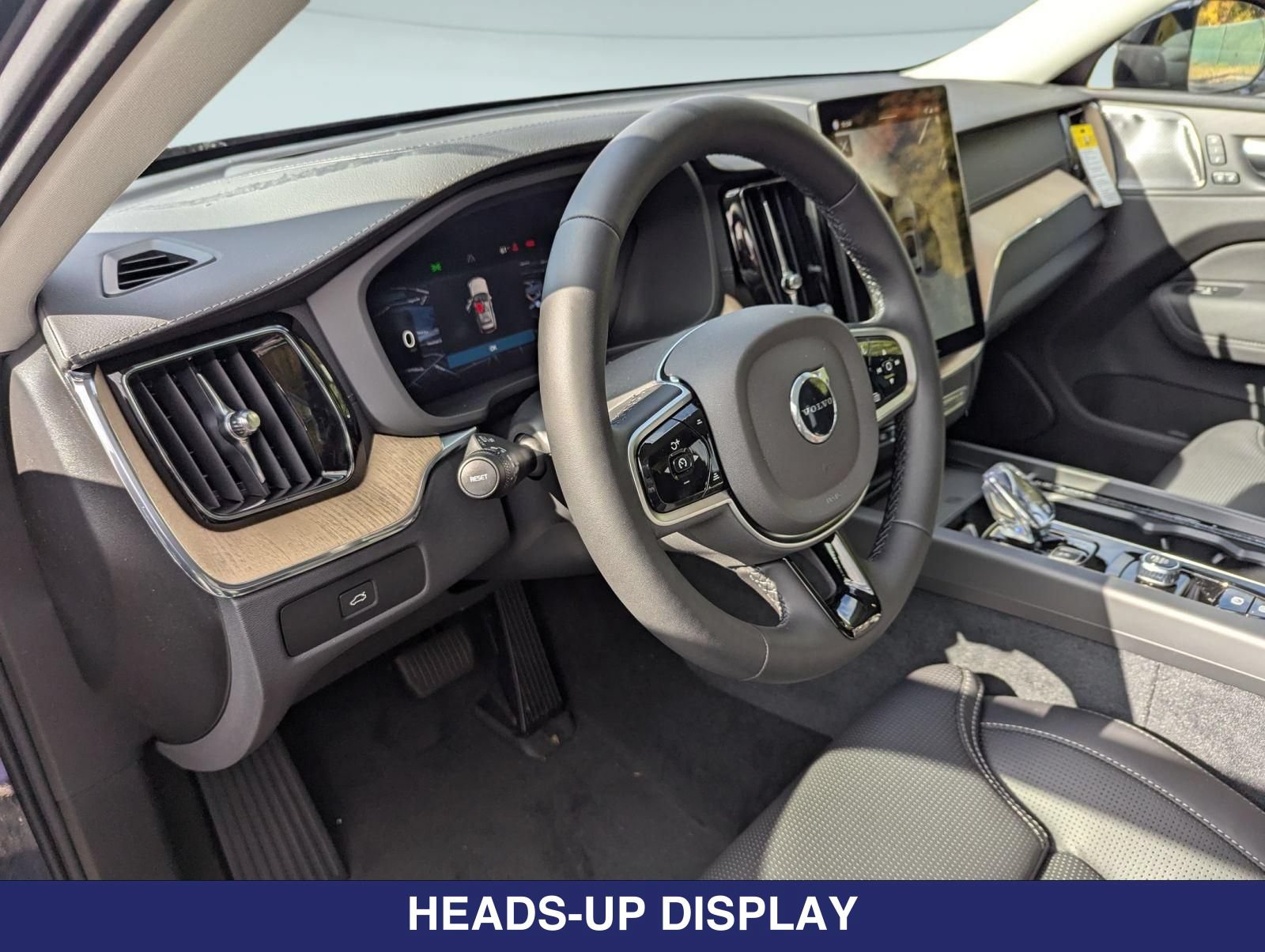 New 2026 Volvo XC60 B5 Ultra w/ Protection Package Premier AWD/4WD image 8