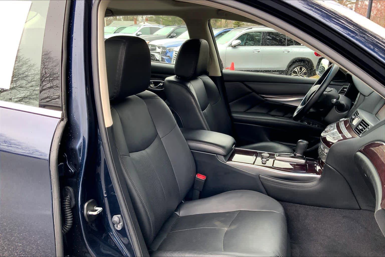 Used 2019 INFINITI Q70 L 3.7 AWD/4WD image 8