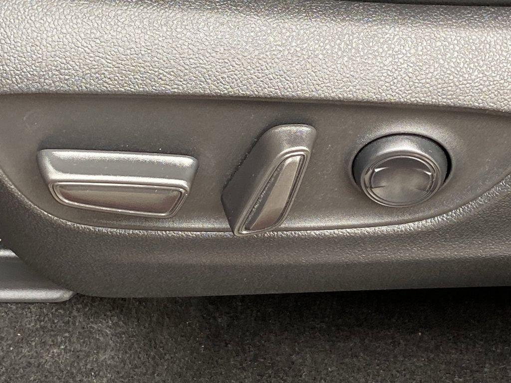 Certified 2024 Toyota Grand Highlander XLE image 25