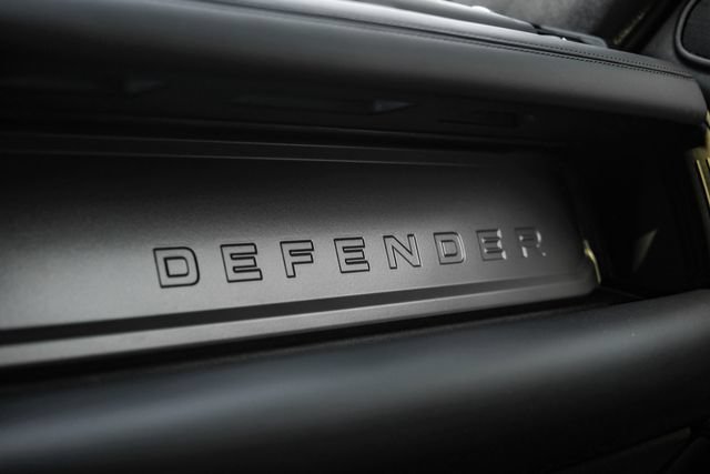 Used 2025 Land Rover Defender 130 V8 AWD/4WD image 35