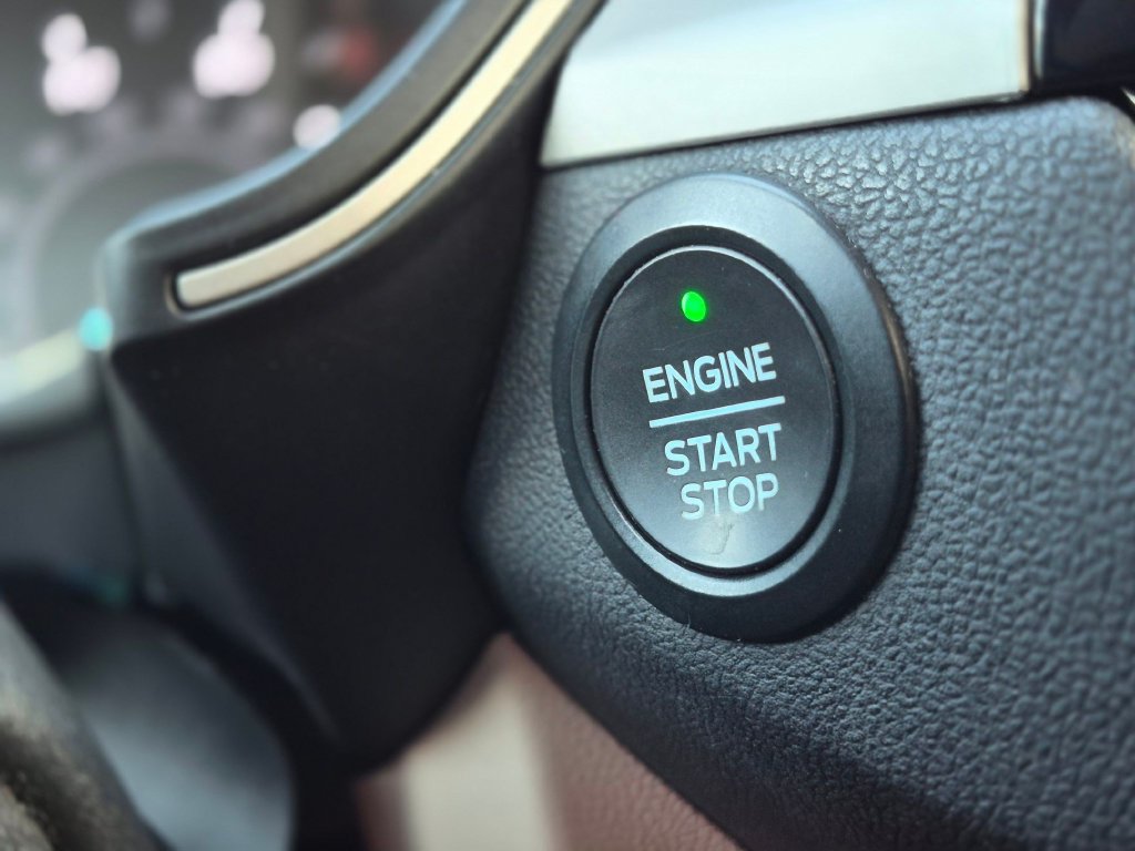 Used 2020 Ford Escape SEL FWD image 19