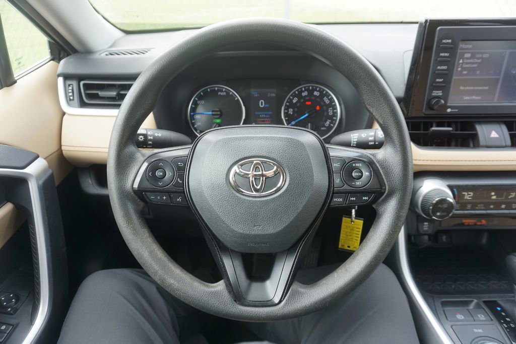 Used 2022 Toyota RAV4 LE AWD/4WD image 3