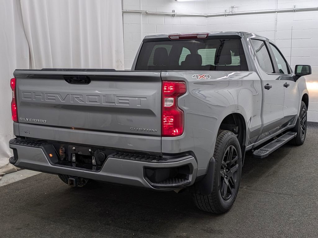 Used 2024 Chevrolet Silverado 1500 Custom image 3