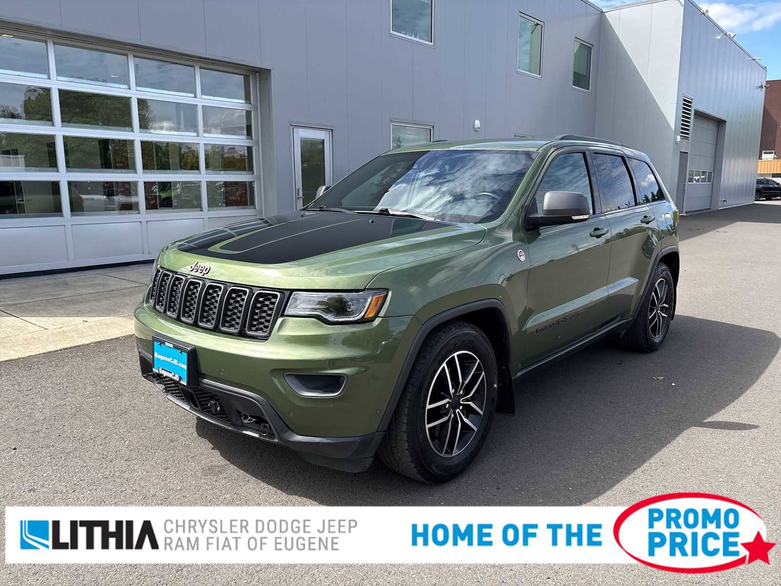 Used 2021 Jeep Grand Cherokee Trailhawk w/ Trailhawk Luxury Group AWD/4WD image 1