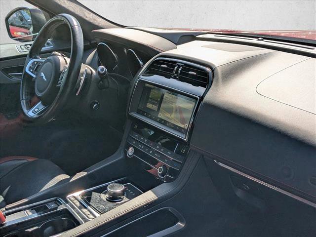 Used 2020 Jaguar F-PACE S image 22
