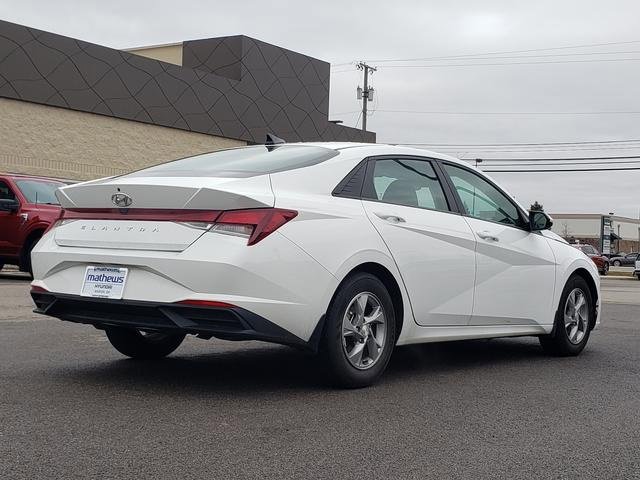 Used 2023 Hyundai Elantra SE w/ Winter Weather Package image 5
